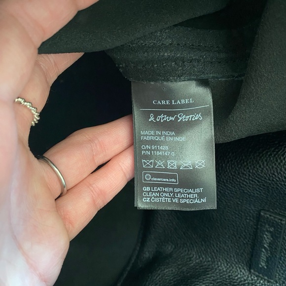 & other Stories Large Leather Hobo Bag - Picture 5 of 9